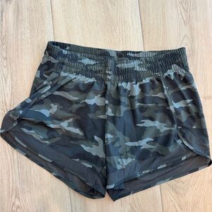 Athleta Camo Size Small Racer Short